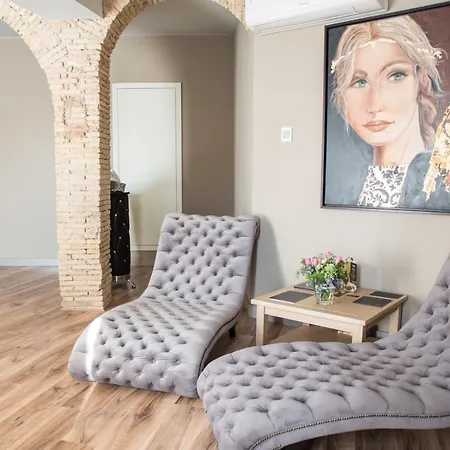 Les Clarisses Boutique