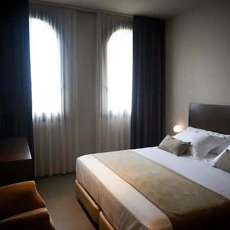 Les Clarisses Boutique 4* Vic