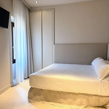 Les Clarisses Boutique